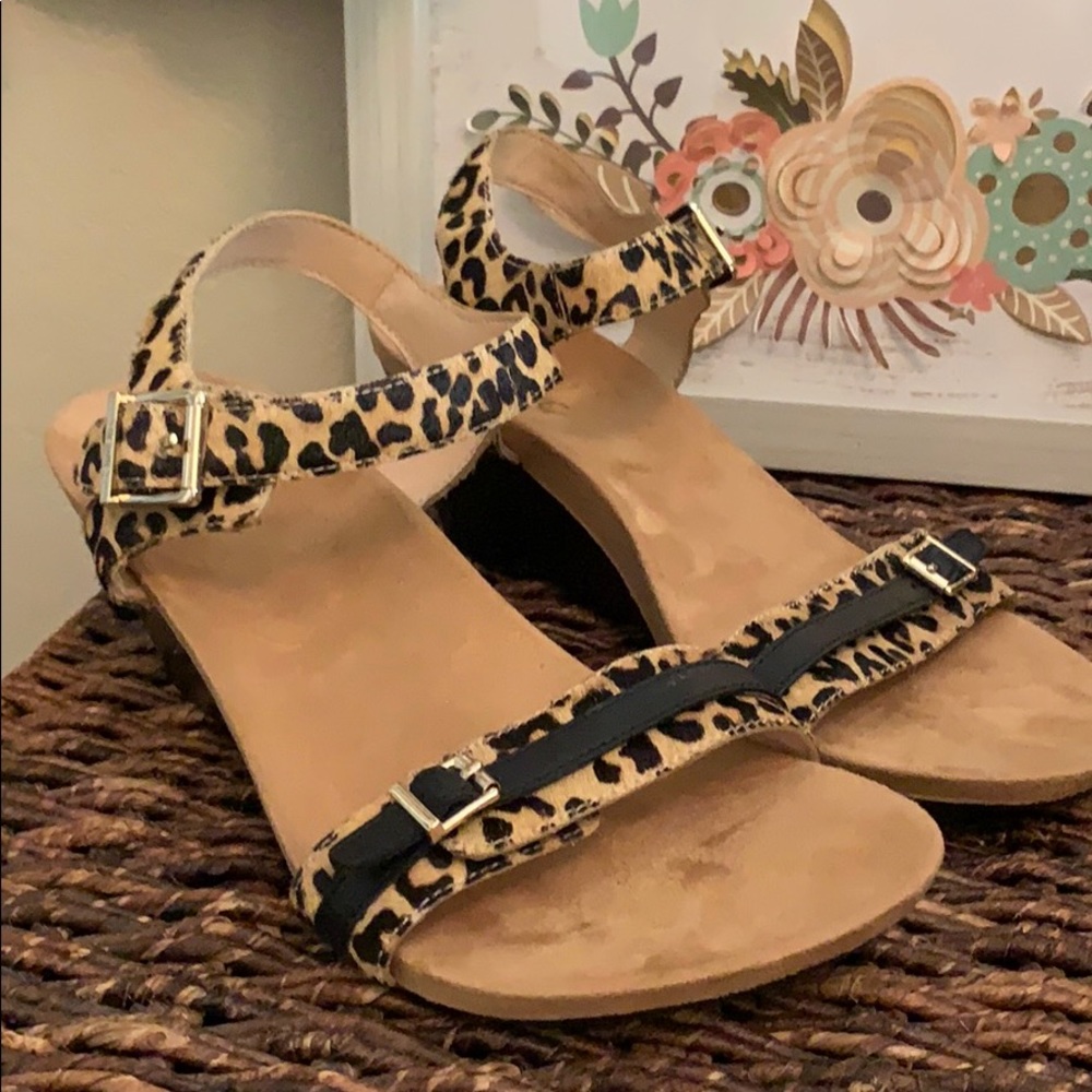Vionic Laurie leopard print wedge sandals